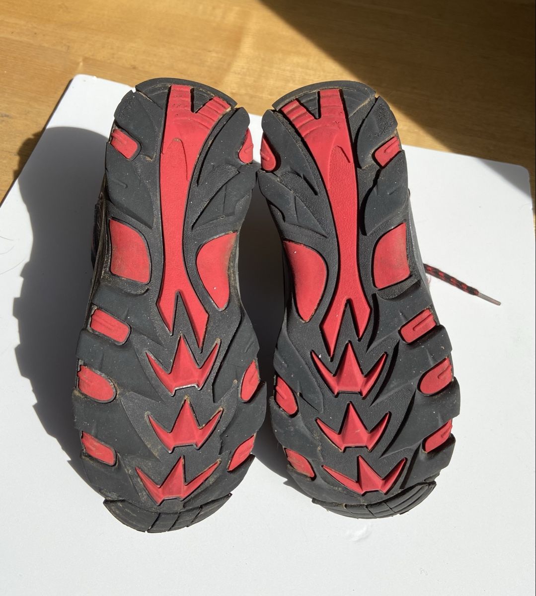 Scarpe per ragazzi: Hazard Softshell Wanderschuhe Schuhe schwarz rot Grösse 33 – Usato da Fislisbach venduto da KolibriSecondhand 6