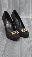 Estrada Pumps - 37 - Schwarz mit Schmuckbrosche