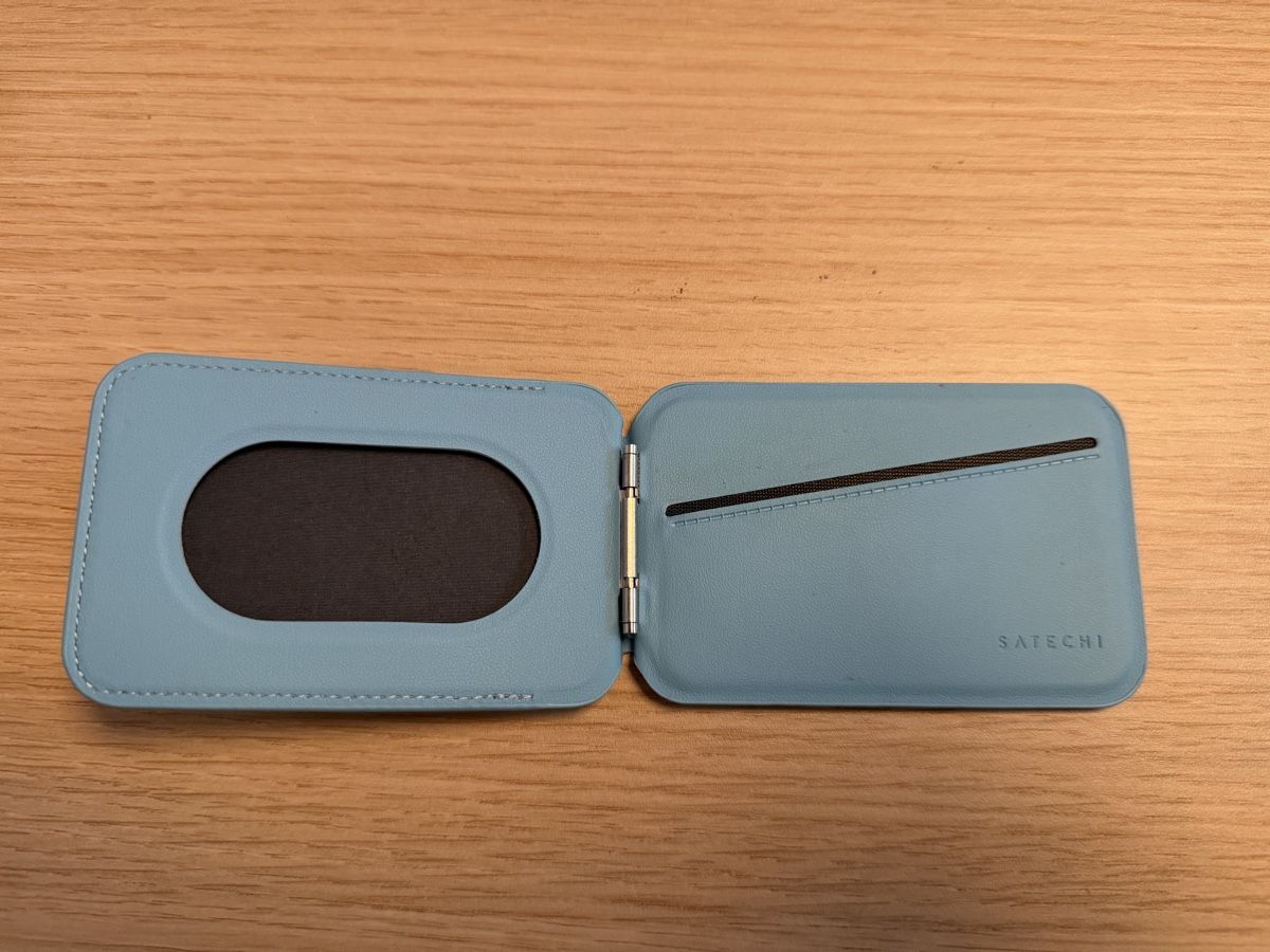 Portefeuilles: Wallet Satechi bleu clair – D'occasion à Neyruz FR par CallMeMilka 2