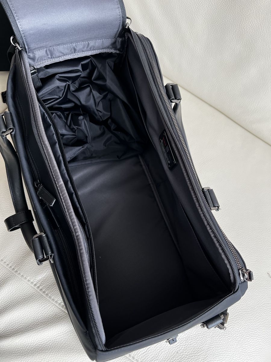 Tumi Borse: Tumi „Harrison Port Weekend Duffel“ – Nuovo (secondo la descrizione) da Niederwangen BE venduto da KFI 2