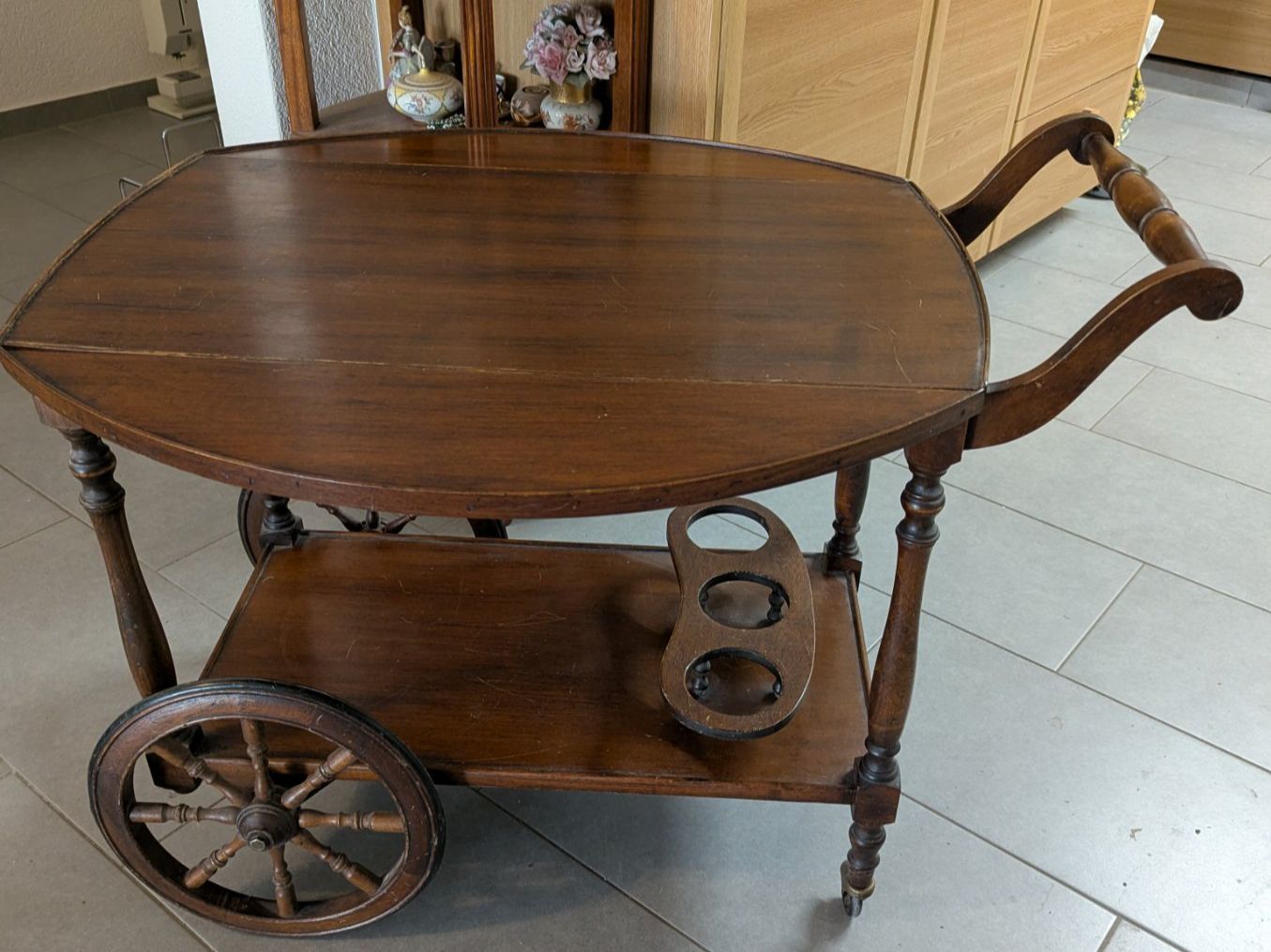 Tables: alter antiker Servierwagen Bartisch – D'occasion à Oberbipp par theresiafrosch 4