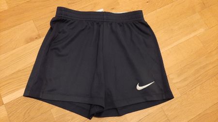 Nike Shorts, Grösse S / 128 - 137