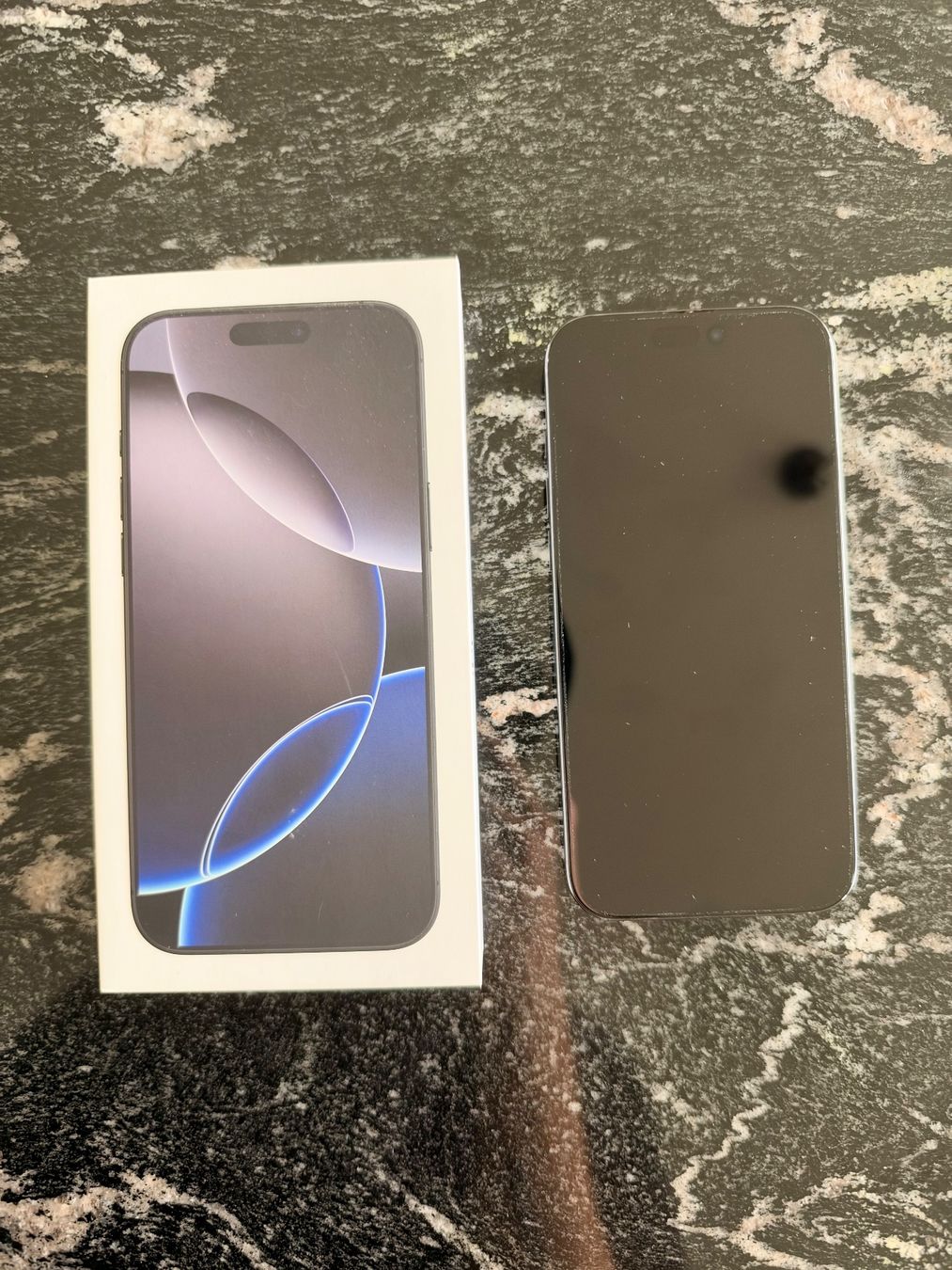 Apple Handys / Smartphones: Apple iPhone 16 Pro Max Gebraucht Mit Kleinen Kratzern – Gebraucht aus Kloten von Fibbit 1