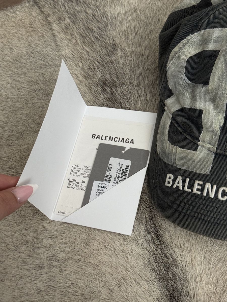Copricapi, berretti & cappellini: Balenciaga BB sprayed cap – Usato da Stetten AG venduto da senijadb 4