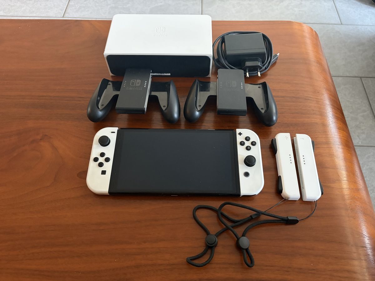Nintendo Console: Nintendo Switch OLED  – Usato da Freienstein venduto da Zippi007 1