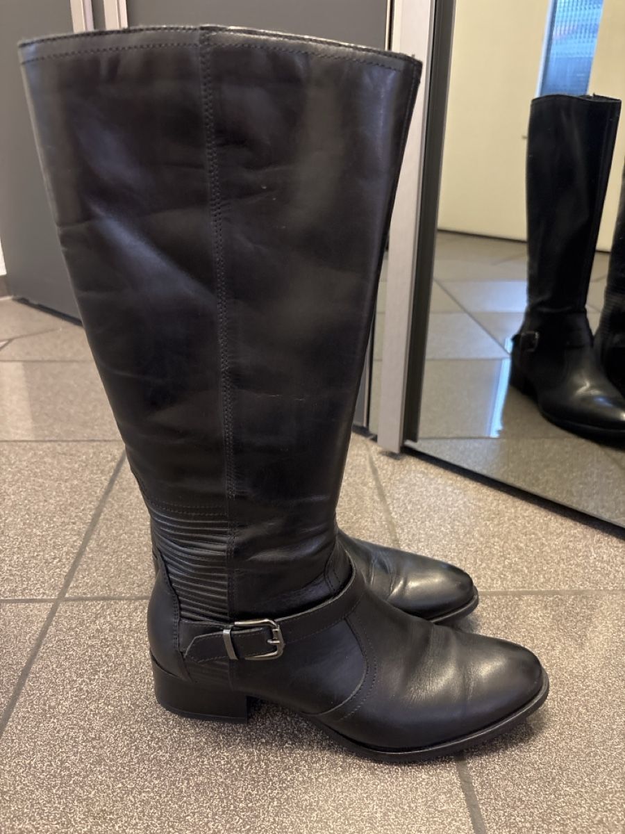 Scarpe da donna: Lederstiefel Gr 40 – Usato da Embrach venduto da Dmoney