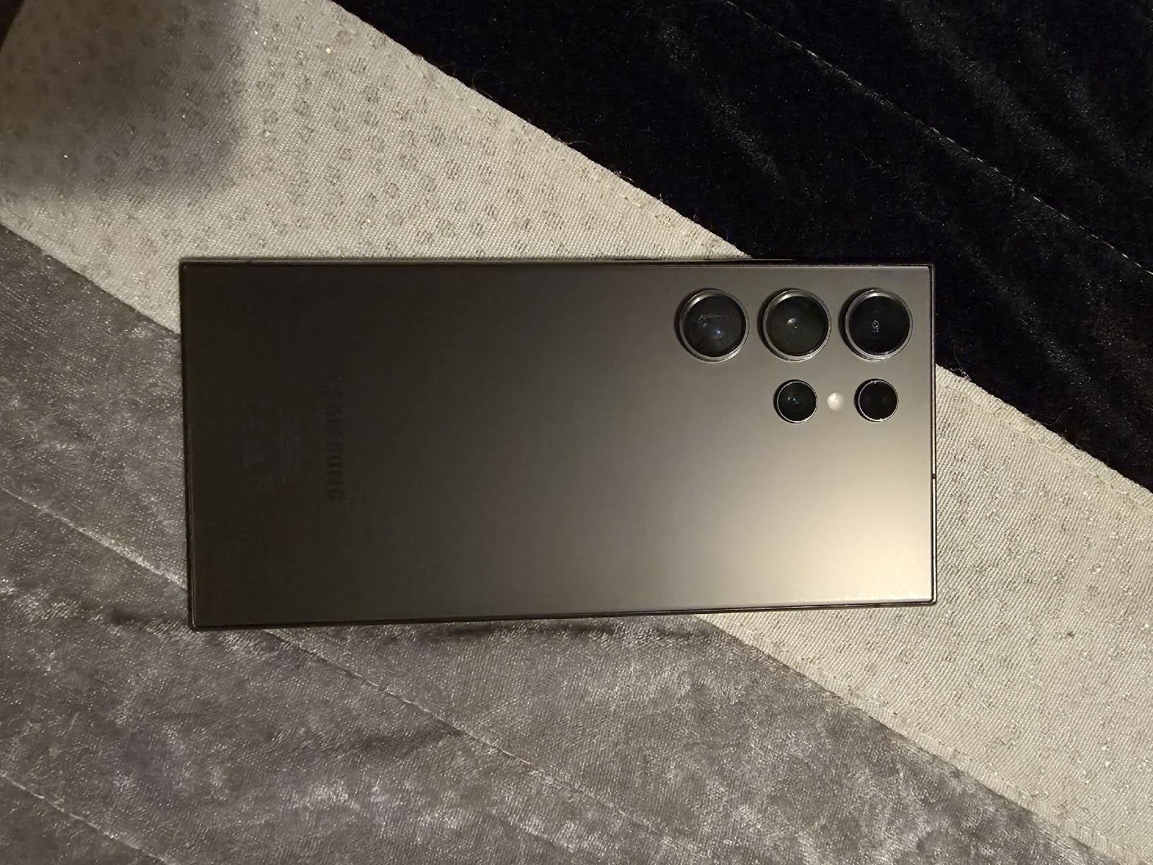 Samsung Telefoni cellulari / Smartphones: Samsung s24 Ultra 256 GB – Usato da Luzern venduto da Joaomassano 3