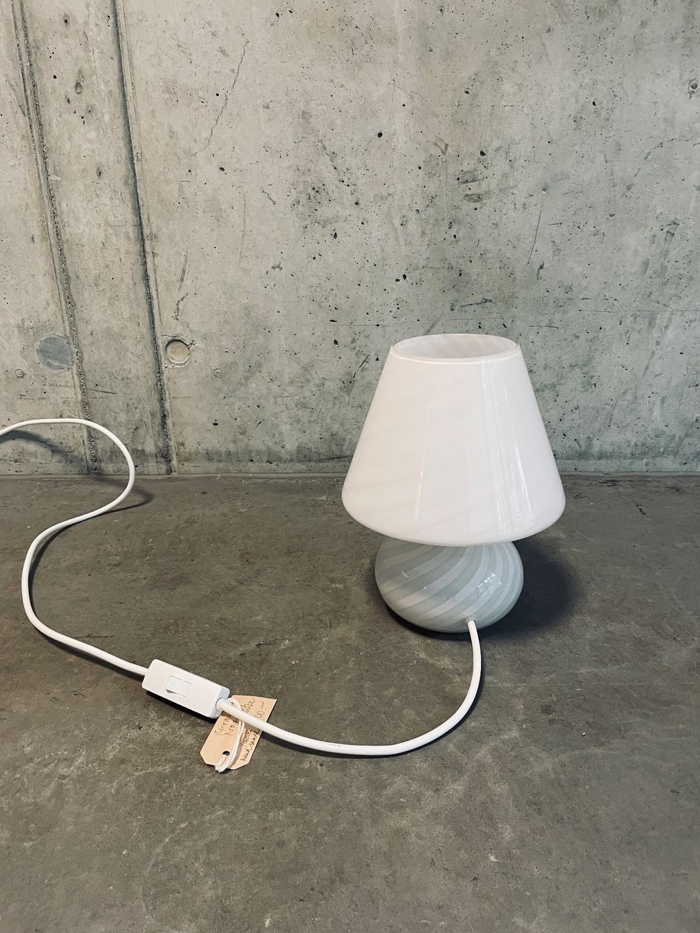 Murano Lampen: Schöne Vintage MURANO Tischlampe – Gebraucht aus Zürich von starch.studio 2