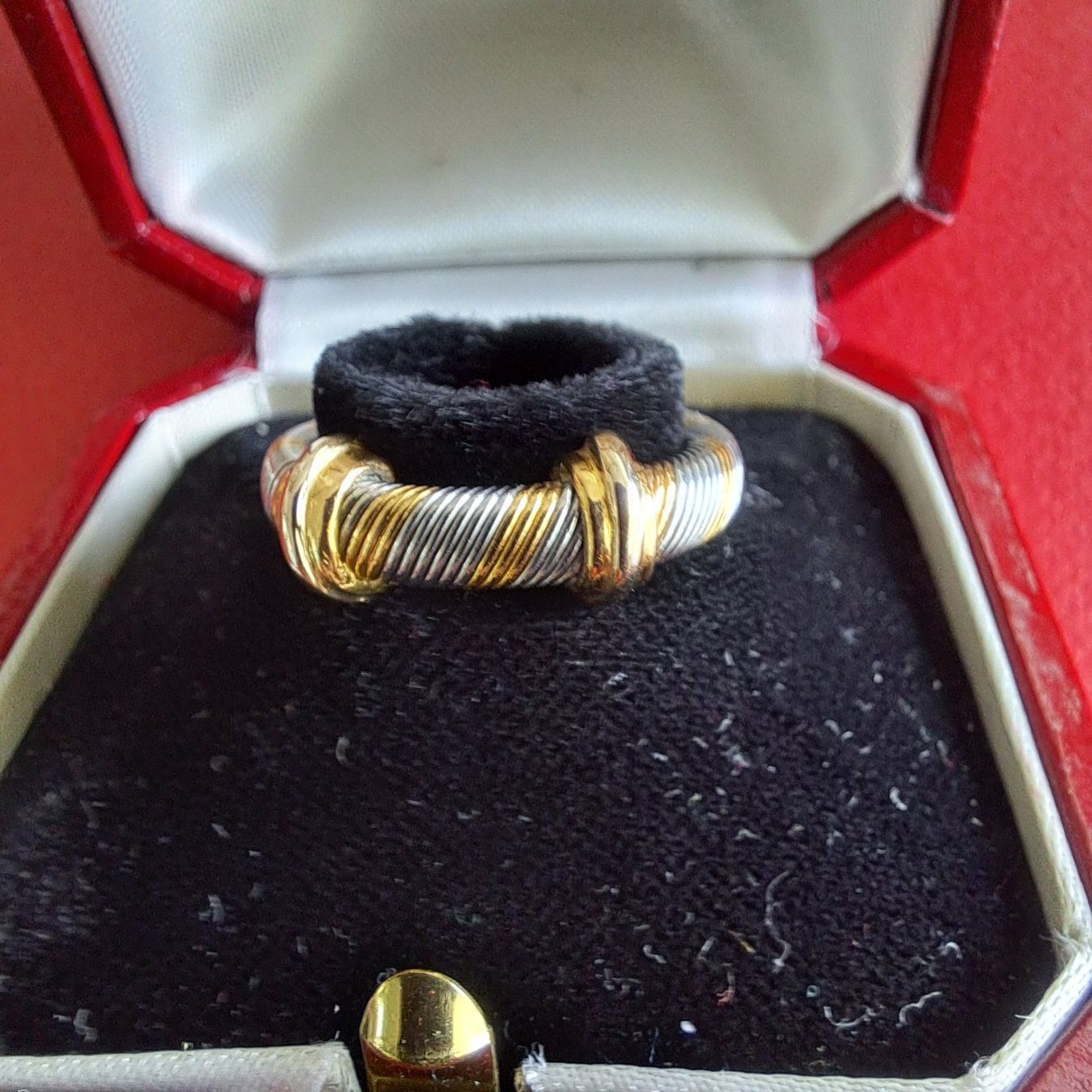 Cartier Ringe: Eleganter Cartier Ring – Gebraucht aus Pfäffikon ZH von Valsangiaccomo