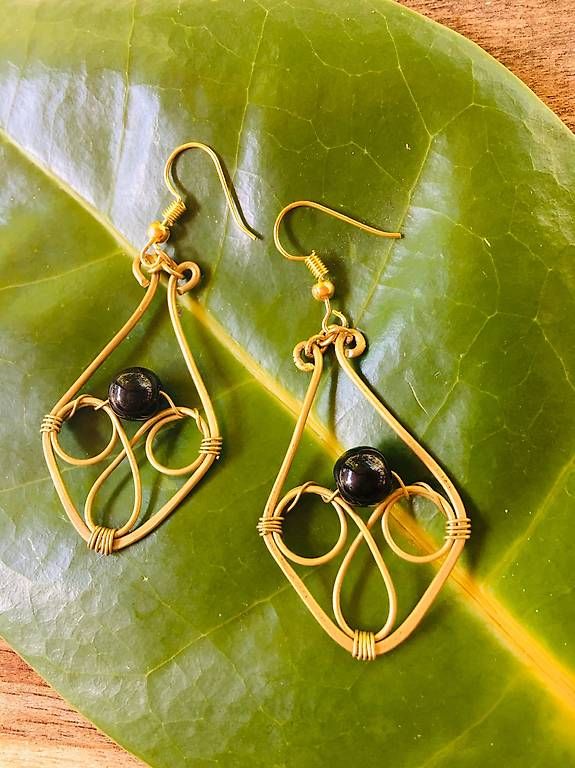 Ohrringe & -stecker: Messing Ohrhänger mit schwarzem Onyx - boho- gipsy- ethnic – Gebraucht aus Oberwil b. Zug von Temuera