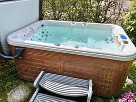 Jacuzzi extérieur bois 3 places bon état