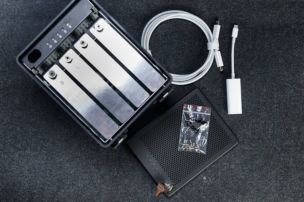 OWC Dischi rigidi: OWC Thunderbay 4 (ohne HDD) – Usato da Adliswil venduto da 00minger 1