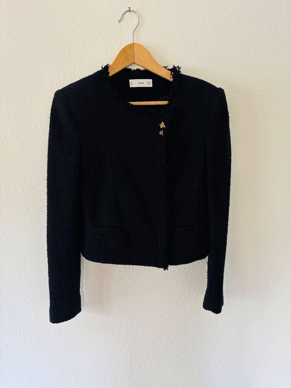 Mango Jacken: MNG Bouclé-Jacke schwarz – Gebraucht aus St. Moritz von LadinaJ 1