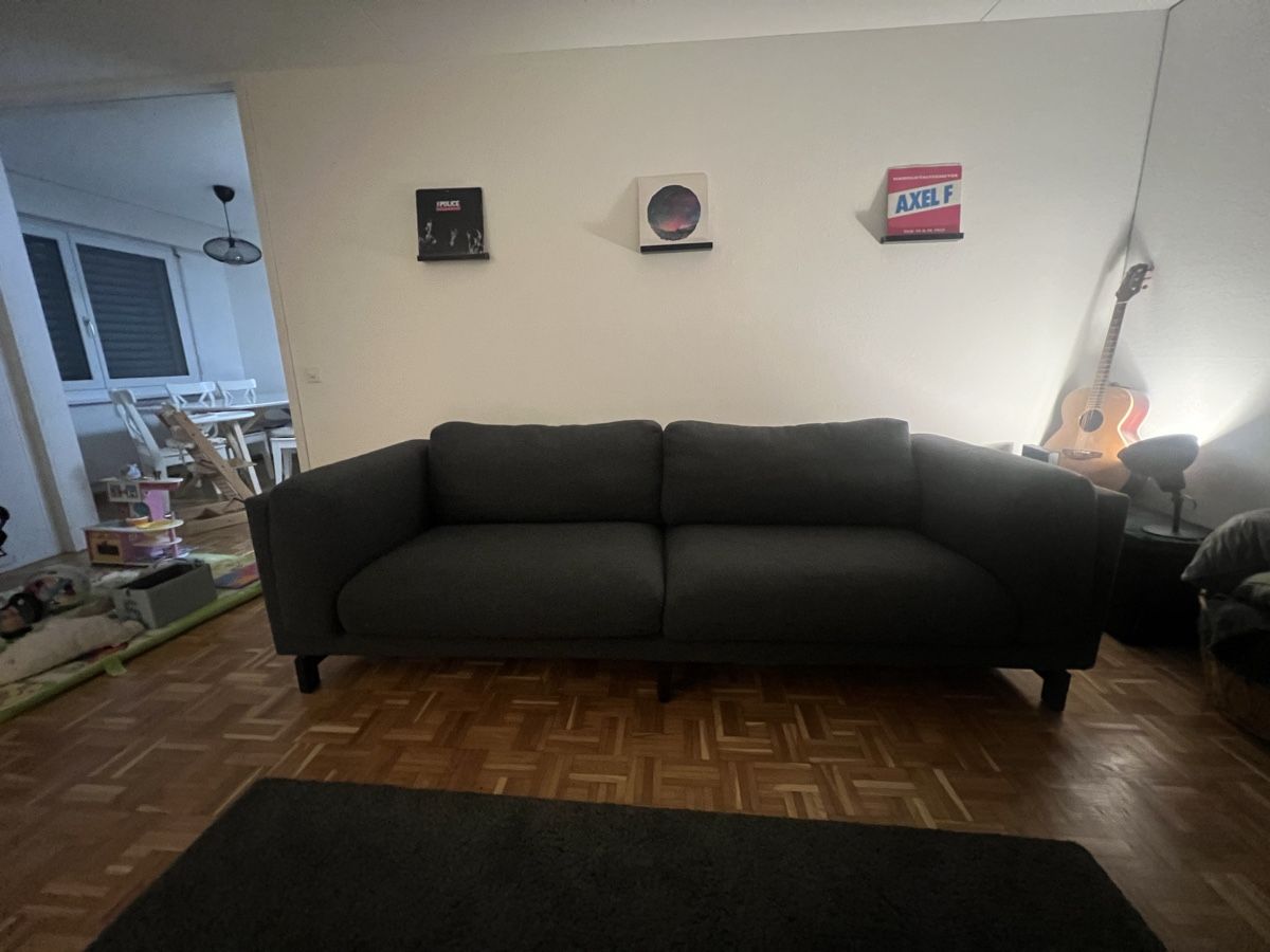 Ikea Sofas: Dunkelgraues Sofa 3-Sitzer Ikea Nockeby – D'occasion à Dielsdorf par zur_l8bs 1