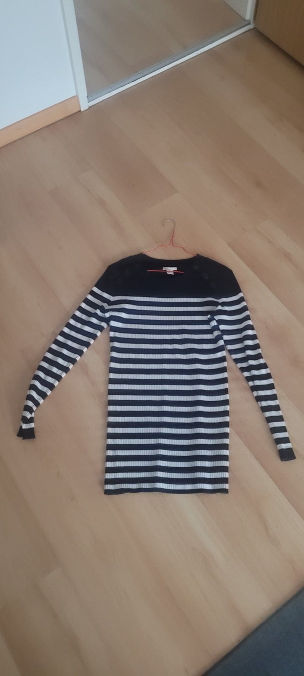 Pullover & Sweatshirts: Schöner Pullover Gr.M – Gebraucht aus Schöfflisdorf von cri_8gn5 1