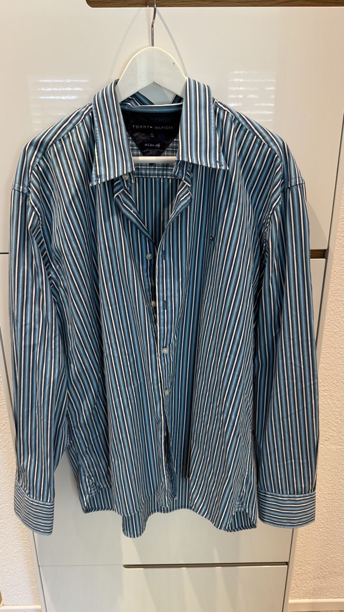 Hemden: Tommy Hilfiger Hemd – Gebraucht aus Wetzikon ZH von KikiZu