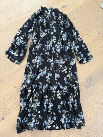 H&M Midikleid mit Blumenmuster, Grösse XS