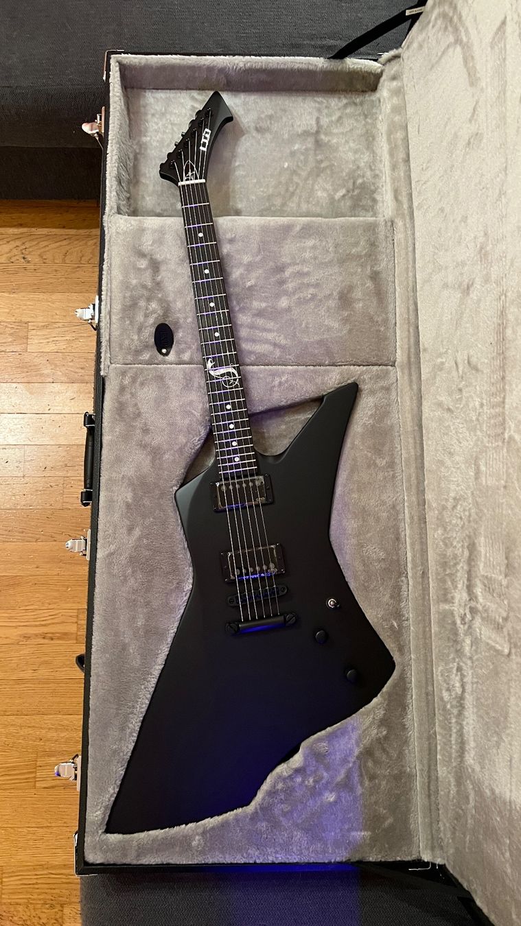 Esp Strumenti musicali: ESP LTD Snakebyte James Hetfield Black Satin inkl. ESP Case – Usato da Urdorf venduto da lighting_technician