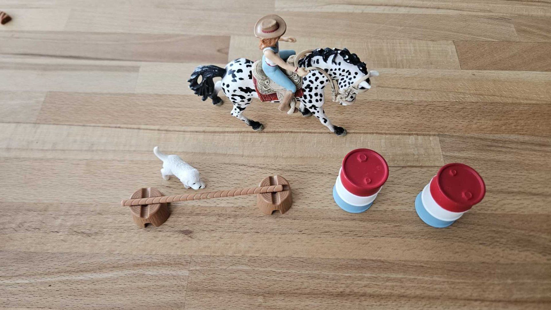 Schleich Spielzeuge: Schleichpferd mit Zubehör – Gebraucht aus Gossau SG von Daufli