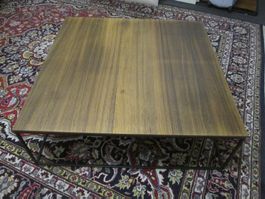Sofatisch Nussbaum, Echtholz / 100 x 100 x 33cm / neuwertig