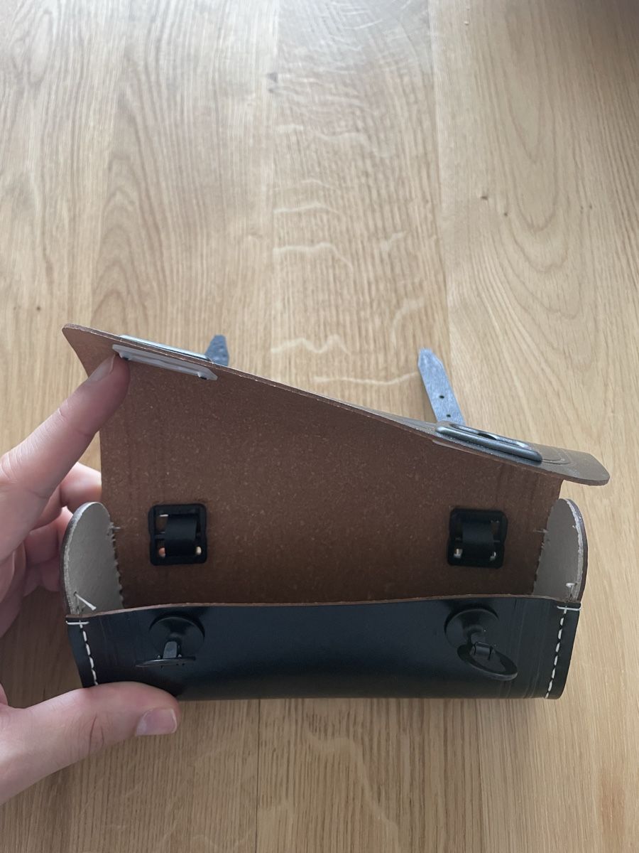 Sacs: Velotöffli-Tasche aus schwarzem Leder – D'occasion à Winterthur par orep1234 1