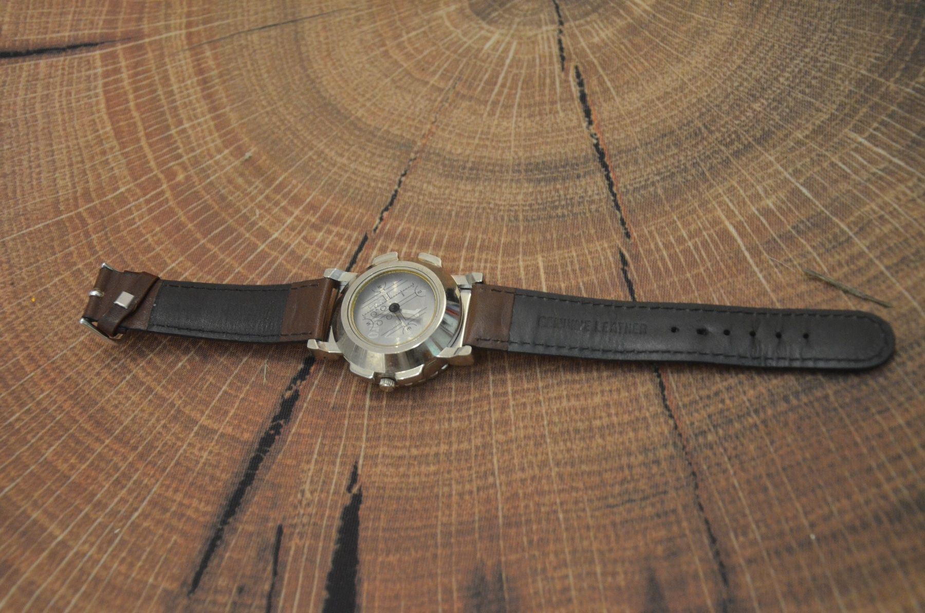 Orologi: UHR MIT NORD SUD OVEST EST – Usato da Chiasso venduto da Dolly015 1