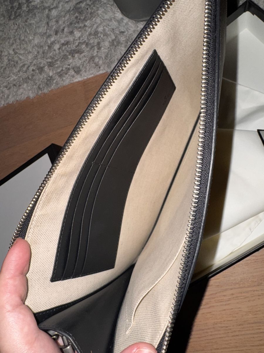 Gucci Sacs femmes: Gucci bee clutch/ bis ende monat diese preis – Neuf (Voir description) à Münchenstein par By.gabriela.v 3