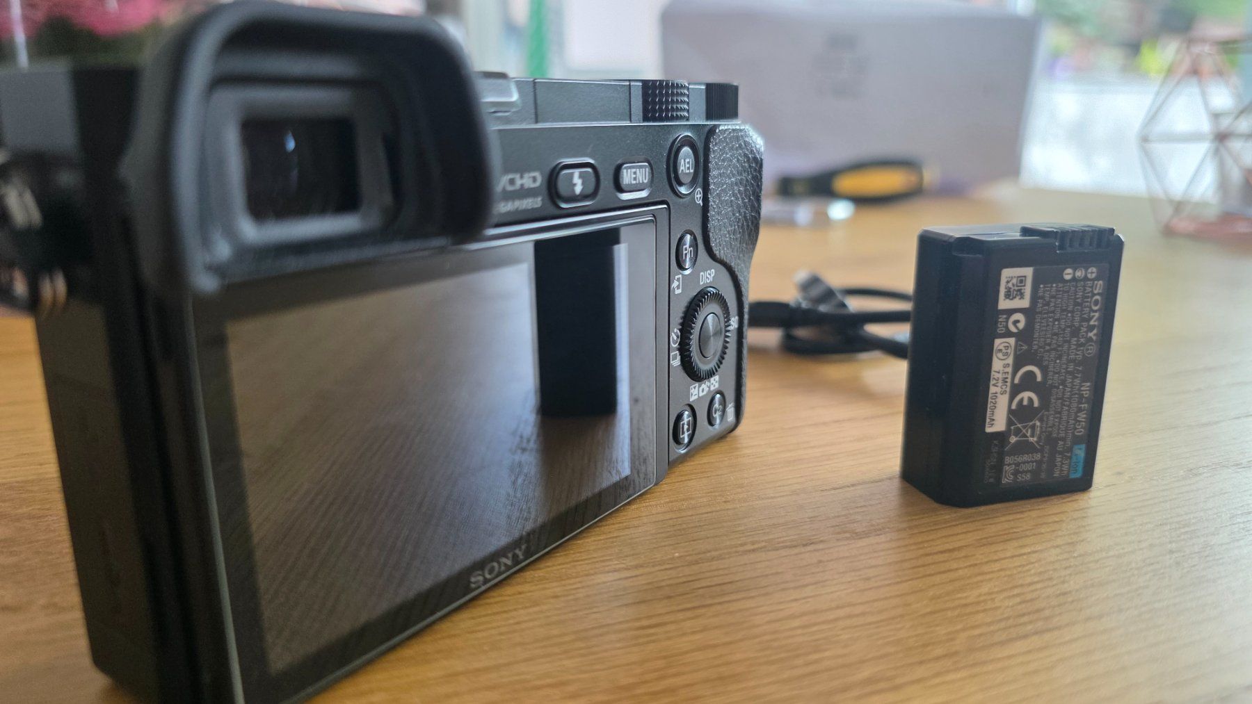 Sony Fotocamera: Sony Alpha 6000 Systemkamera + Akku, top Zustand – Usato da Zufikon venduto da notebook6 2