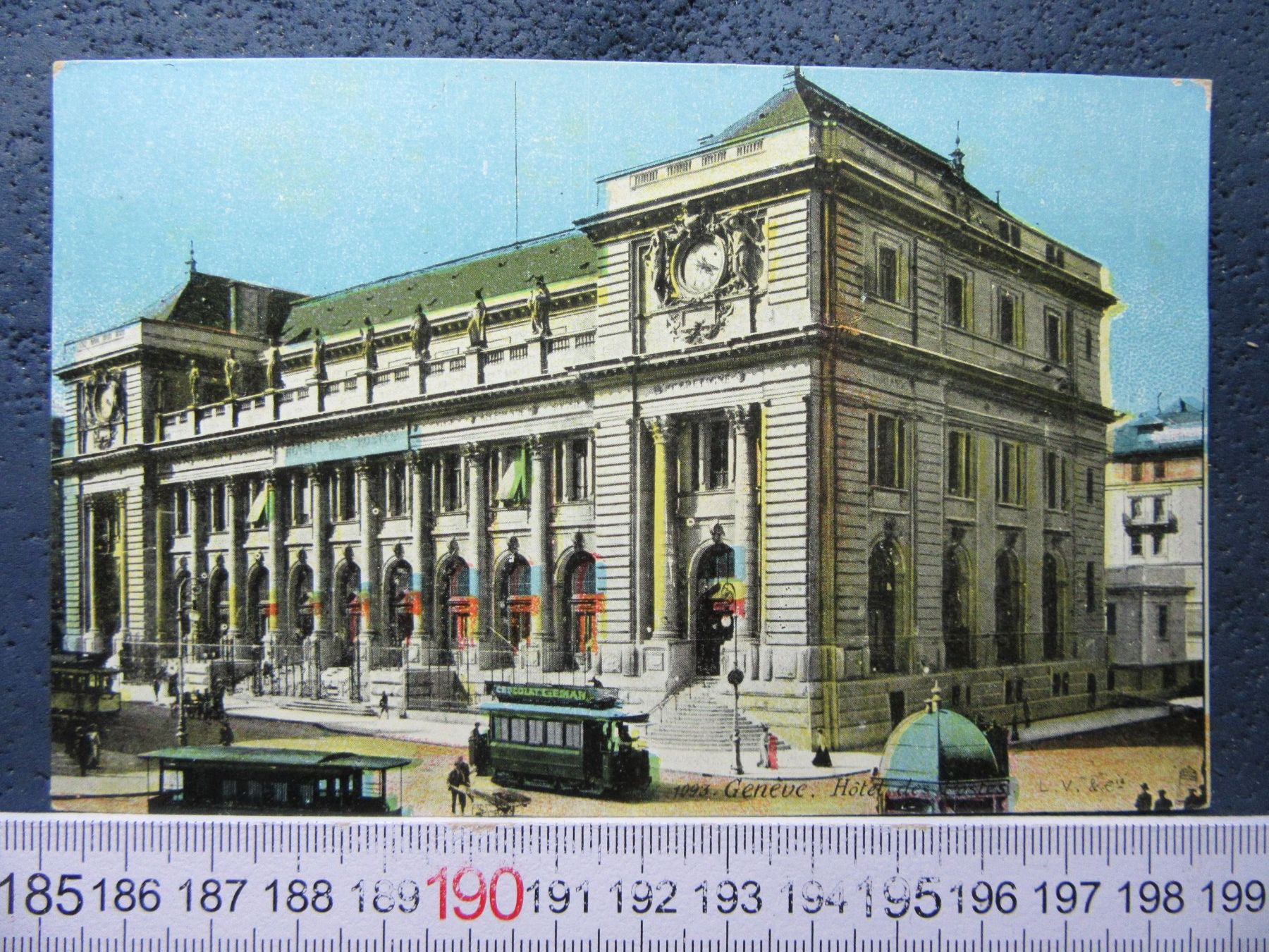 Cartoline postali: GENEVE HOTEL DES POSTES GE AK TRAMS – Usato da Ettingen venduto da Hausi4711