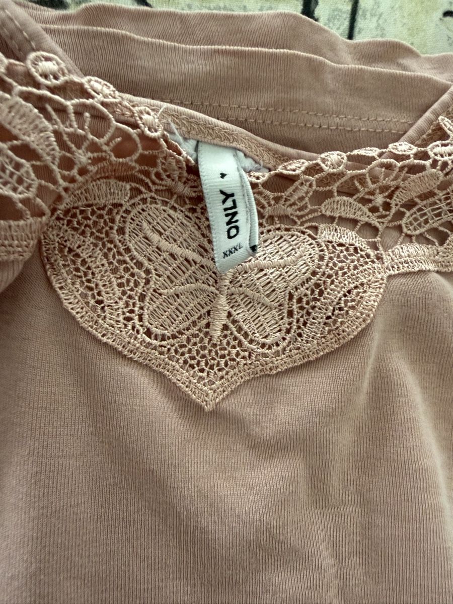 Only Tops: Unterhemd mit Spitze Grösse 3XL  only – Gebraucht aus Pfeffikon LU von pepino17 3