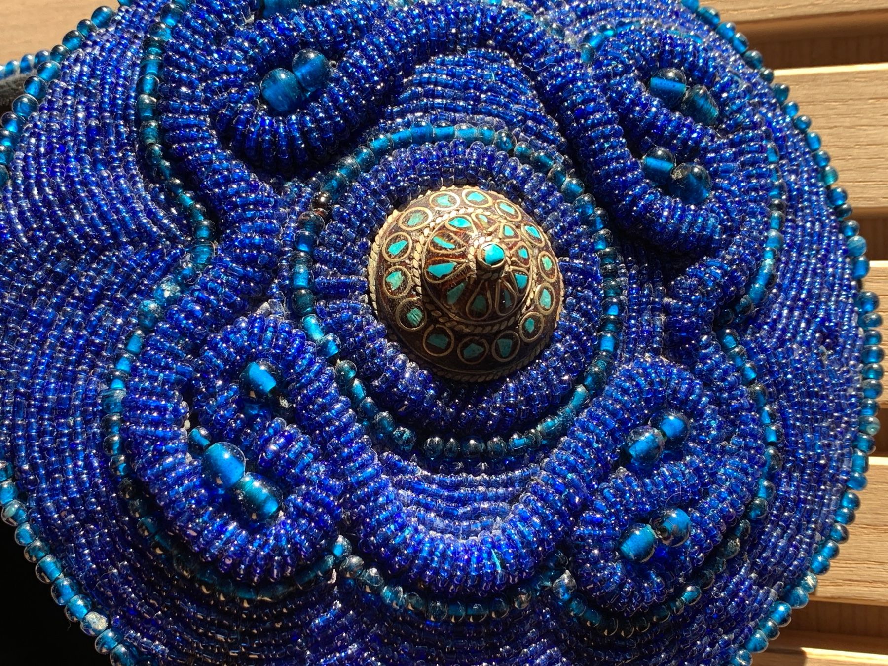 Tutte le decorazioni: Hübsche Schmuckdose mit blauen Glasperlen Sansibar – Usato da Adetswil venduto da Smita 1