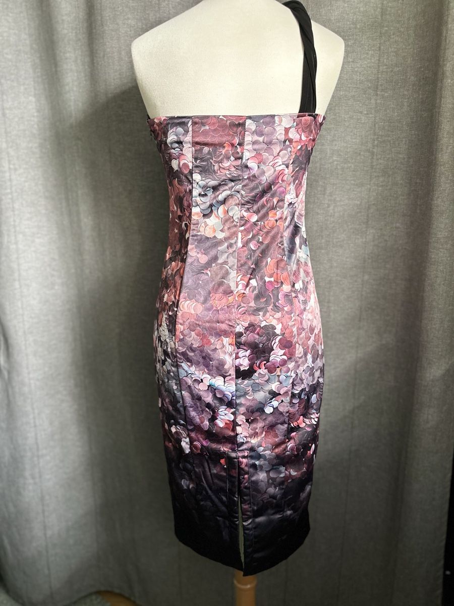 Guess Vestiti: Einzigartiges Kleid – Usato da Uitikon Waldegg venduto da MGC 1