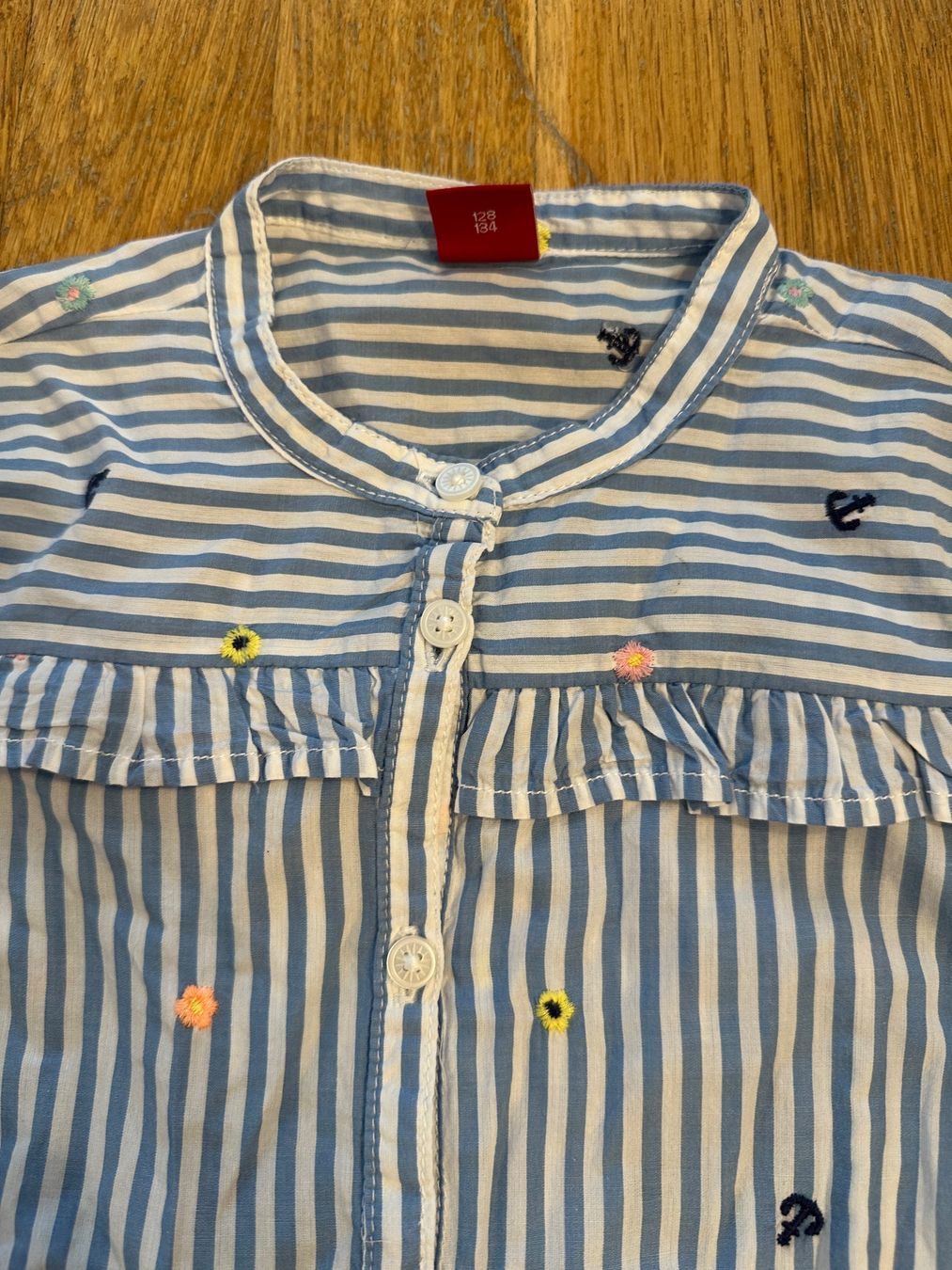 Camicette, T-shirt & Top: Girls Hemd Gr. 128-134 – Usato da Zürich venduto da JuliaSp 1