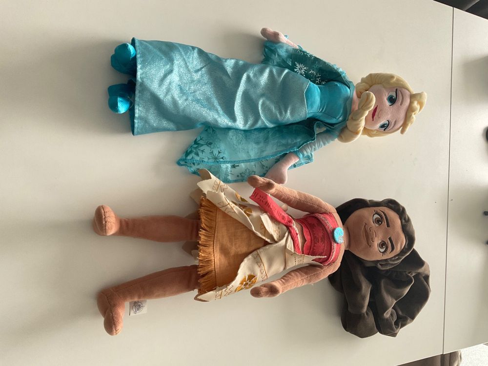  Foto zu Zwei Puppen Elsa & Vaiana von Disney (Gebraucht) in Niederglatt ZH für 
