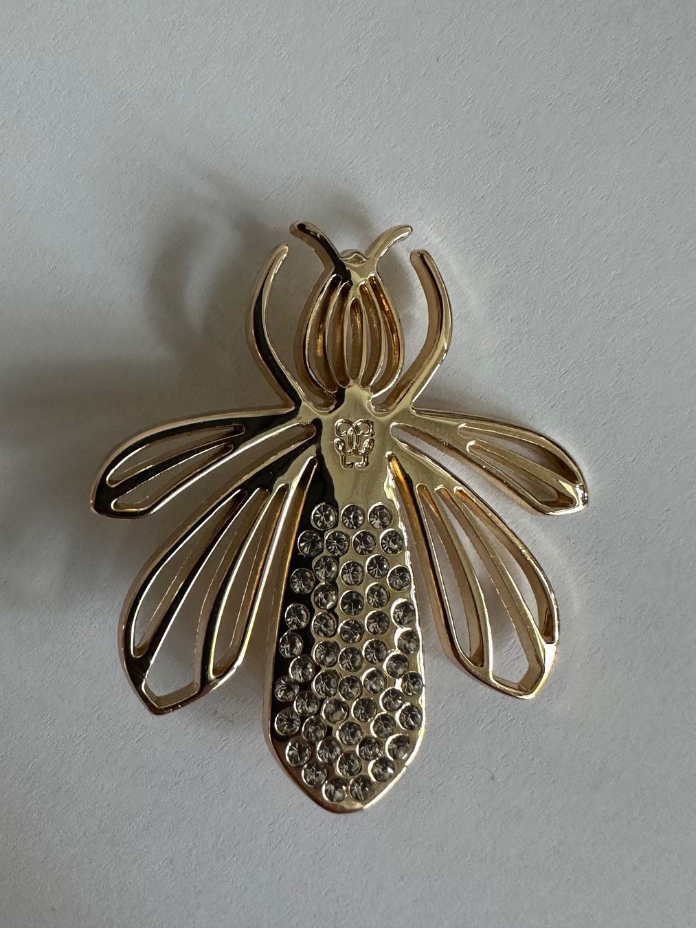 Guerlain Spille & Fermagli: Guerlain bee brooch set, gold coloured – Nuovo (secondo la descrizione) da Horgen venduto da flo_xhj6 2
