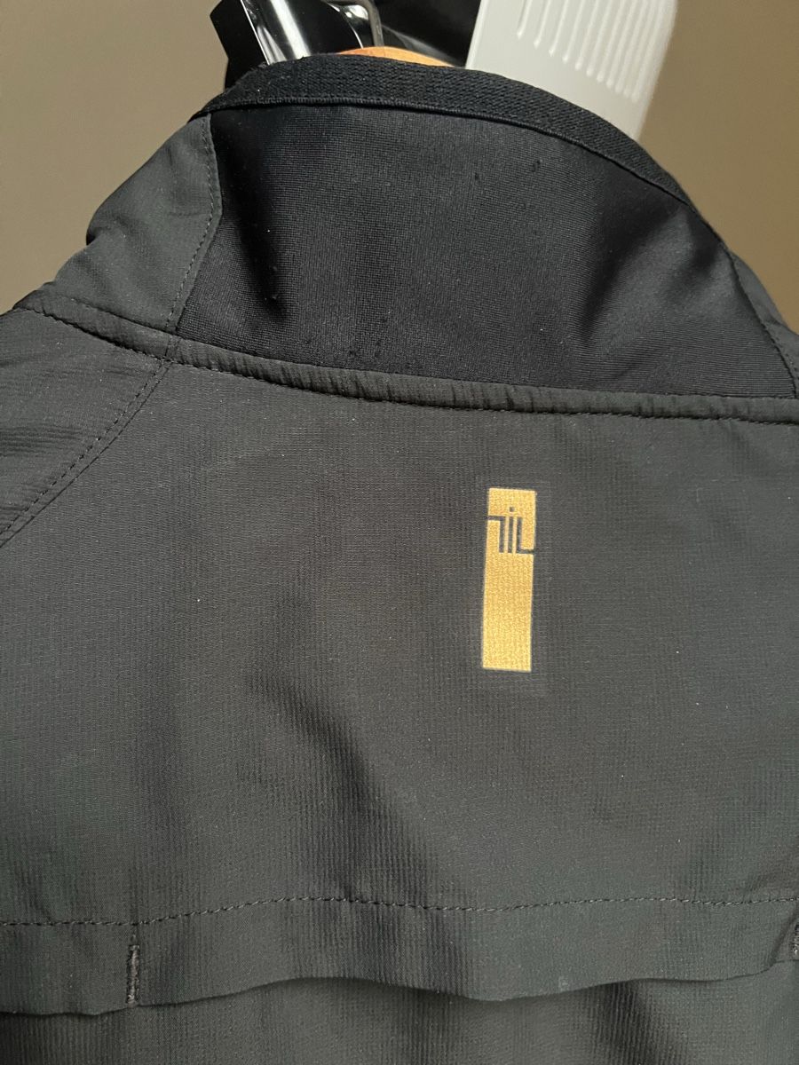 Giacche: Asics Jacke – Usato da Zürich venduto da bru12 1