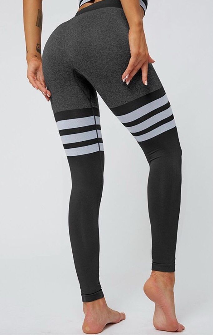 Leggings: Sport Leggins Schwarz Grau – Neu (gemäss Beschreibung) aus Urdorf von kaaaariin 1