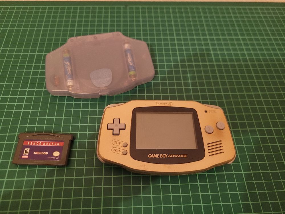 Game Boy Advance Gold Edition with Extras (Gebraucht) in Meyrin für CHF ...