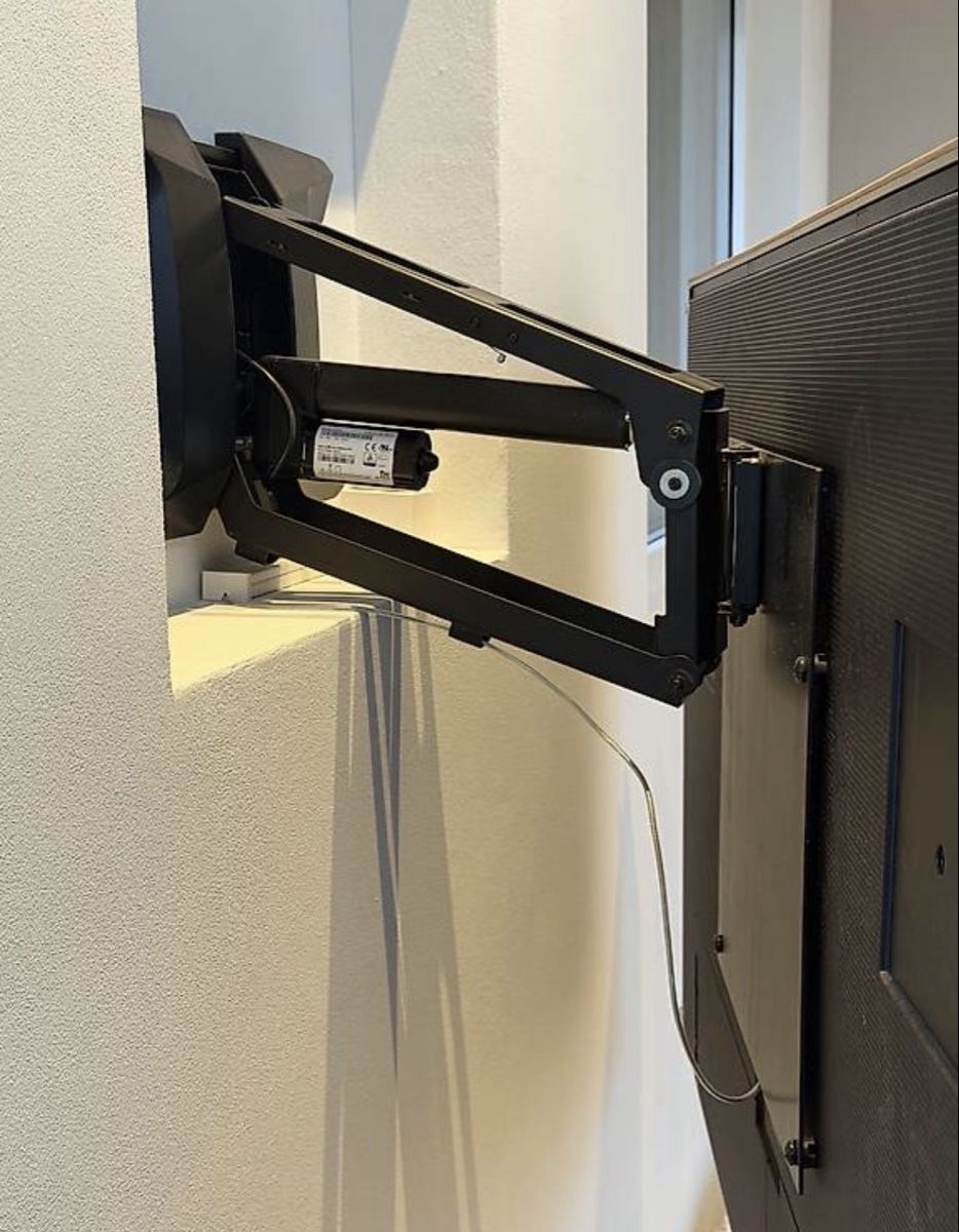 Samsung Fernseher: Samsung the Frame 65 Komplettpaket – Neu (gemäss Beschreibung) aus Wollerau von Bieter_d 2