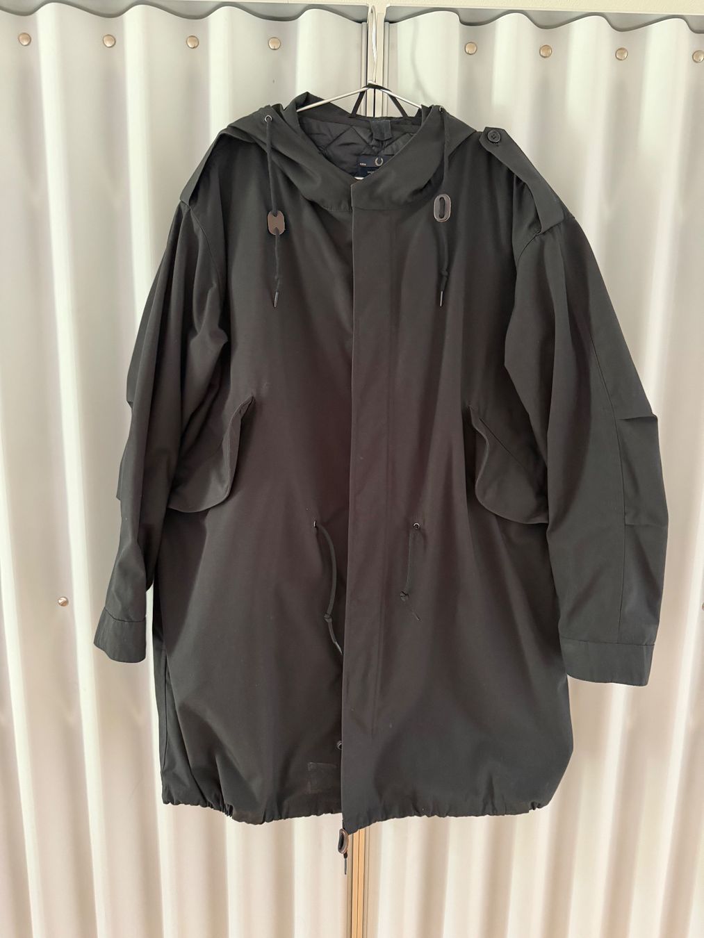 Cappotti: Black Fred Perry Cotton Blend Fishtail Parka + Veste Gr.L – Usato da Zürich venduto da VR2528