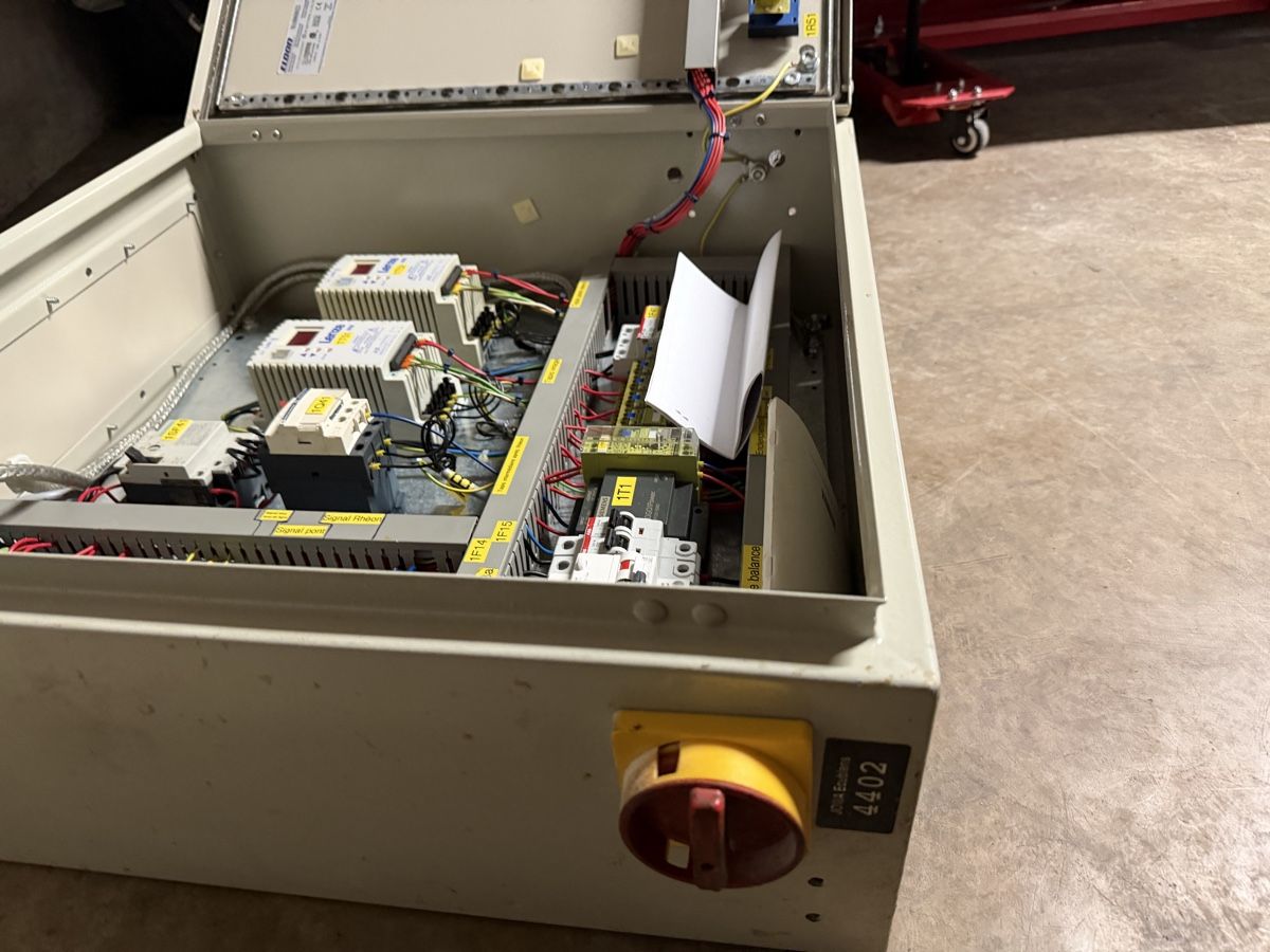 Alle Maschinen: Boîte électrique pour machine en industrie  – Gebraucht aus Chavannes-prés-Renens von Noku_1 2