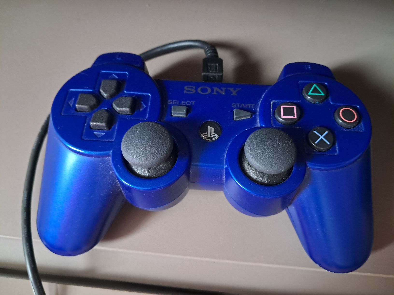 Console: PS3 Console Bundle con Giochi e Controller Blu – Usato da Zürich venduto da alb_zj5r 1