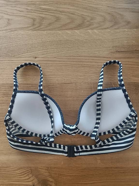 Costumi da bagno & Bikini: Bikini-Oberteil Esprit 70 A – Usato da Gerolfingen venduto da elzwa 1