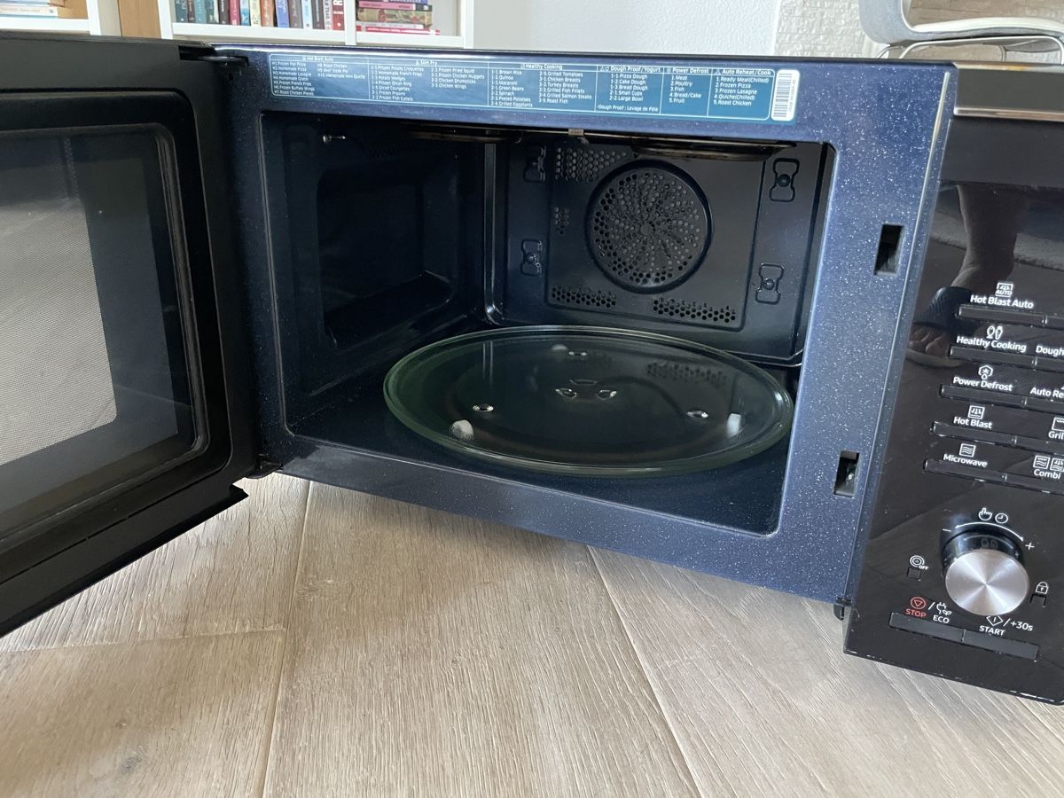 Küchengeräte: SAMSUNG Microwelle – Gebraucht aus Schneisingen von eszterszijarto 3