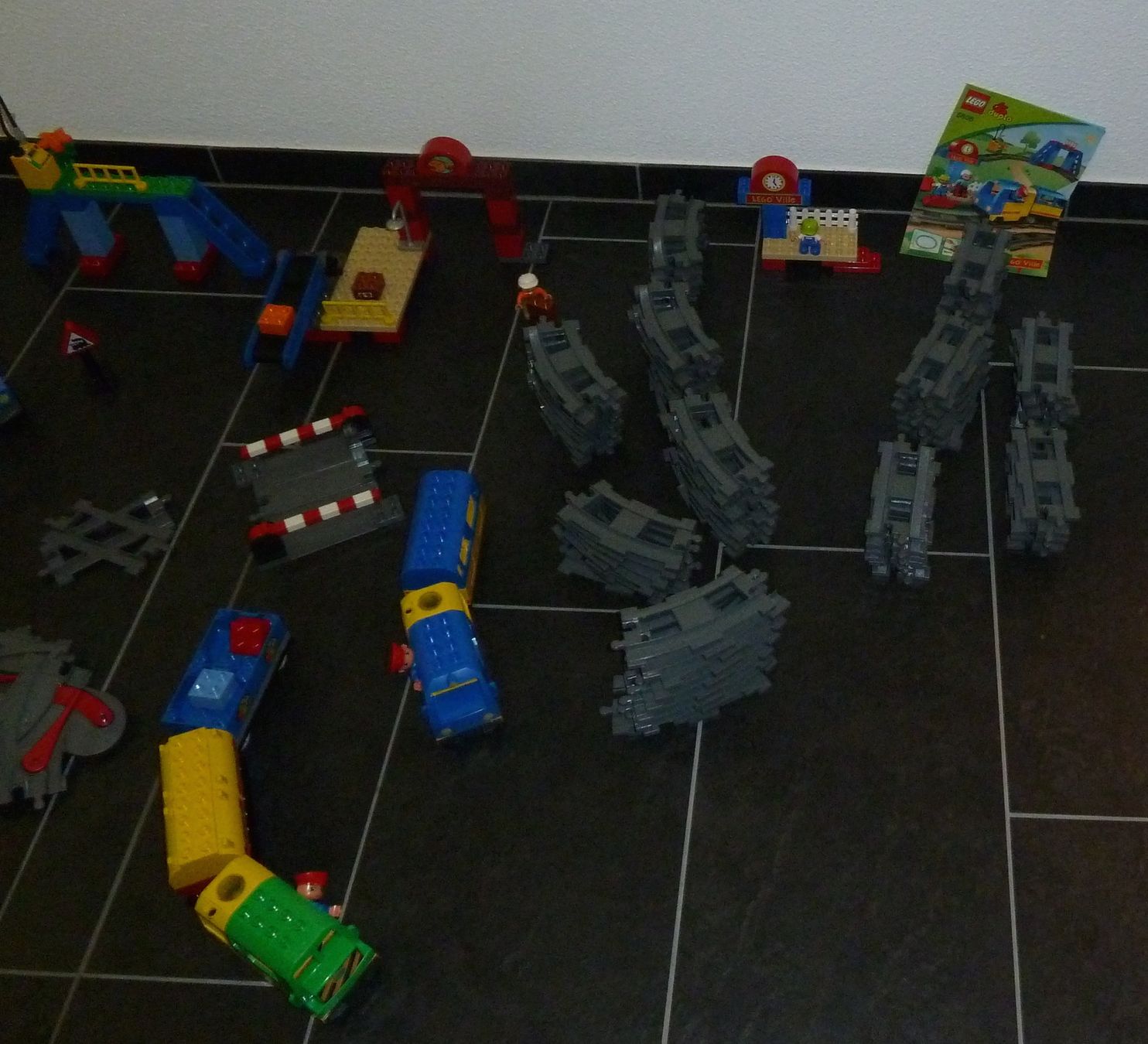 Lego Jouets: Riesiges Lego Duplo Eisenbahn-Set – D'occasion à Wagenhausen par Kahlen 2