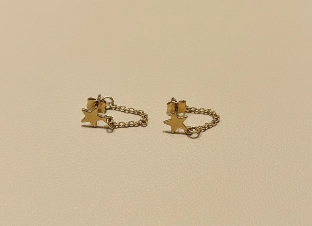 Boucles d'oreille: Dainty Star Chain Earrings – Neuf (Voir description) à Saland par ele_vc96 1