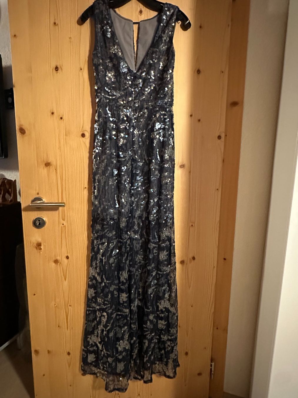 Robes: Robe "BCBG Maxazria" Taille 02 – D'occasion à Rovray par irm_g8fq 1