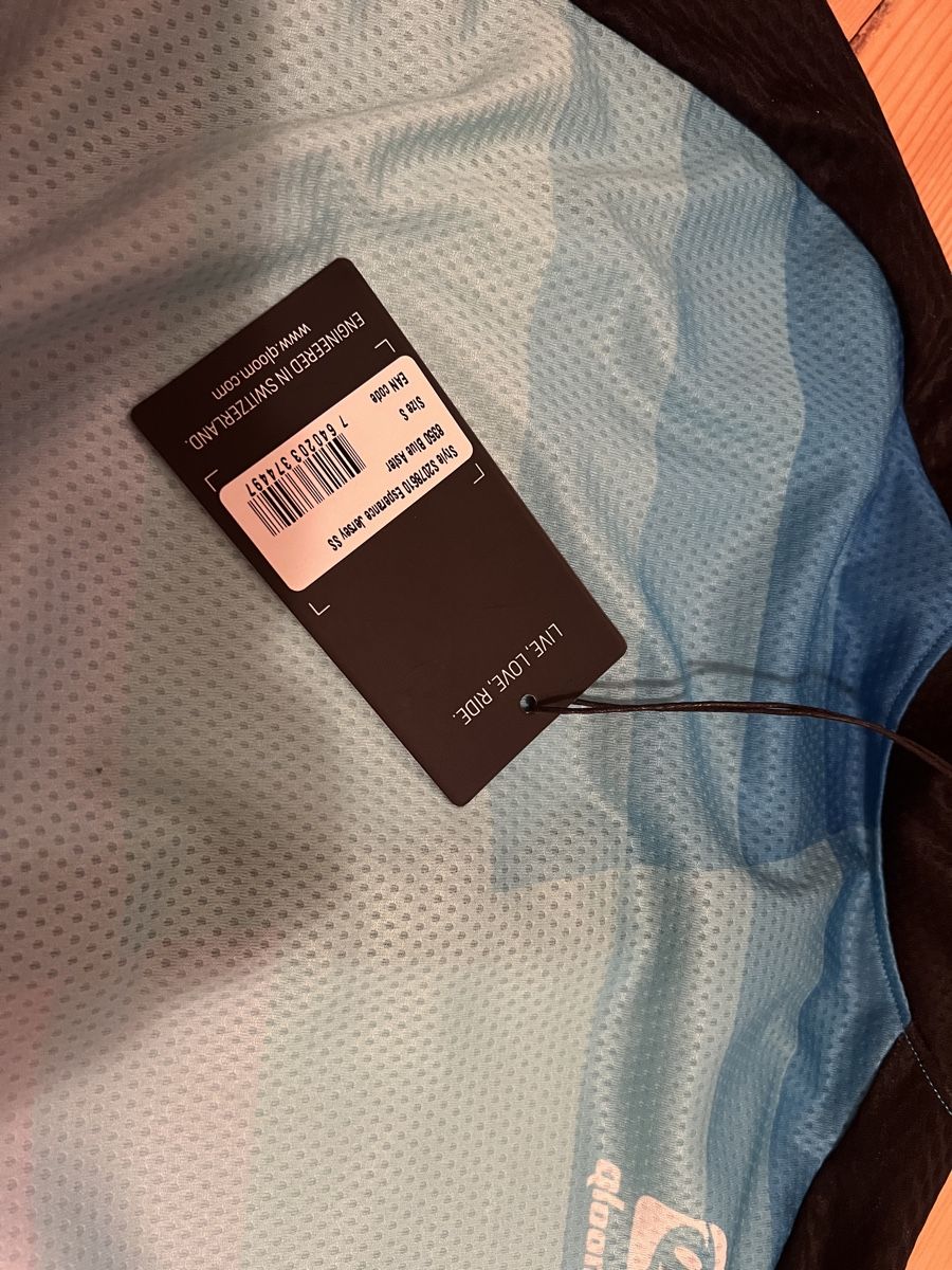 Scarpe, pantaloni & magliette da ginnastica: Fahrrad Jersey – Nuovo (secondo la descrizione) da Oberägeri venduto da mic_m272 3