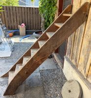 Antike Holztreppe, schwere Ausführung, ca. 170cm hoch