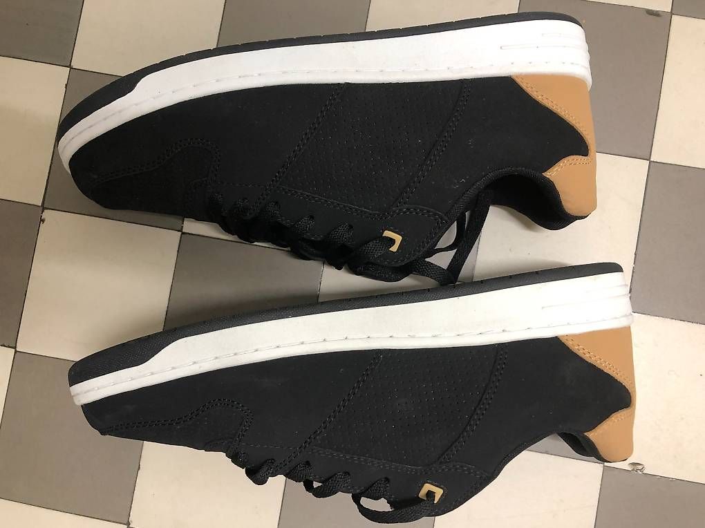 Scarpe da uomo: Sneakers Vty schwarz Grösse 45 NEU – Nuovo (secondo la descrizione) da Zürich venduto da Tivoli2 4